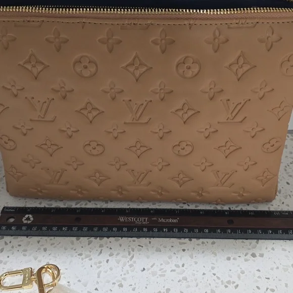 CAMEL Monogram Coussin - Picture 9 of 11